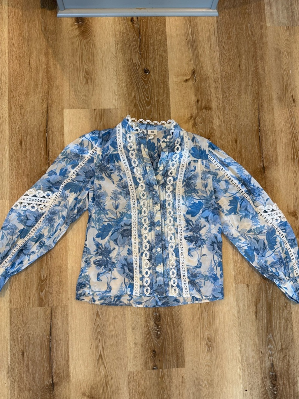 River Island Blue Floral Lace-Trim Blouse size 8 - Picture 2 of 6